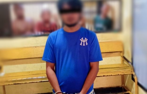 Terduga pelaku saat diamankan di Mapolresta Palangka Raya Senin 30 Januari 2023..