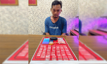 Tersangka pengedar sabu dan barang bukti saat diamankan Polres Kotim.