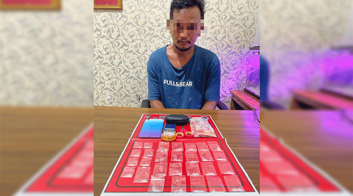 Tersangka pengedar sabu dan barang bukti saat diamankan Polres Kotim.