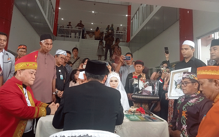 Tak Sengaja Bisa Nikah Saat HUT Kotim Sekaligus Peresmian Mal Pelayanan Publik