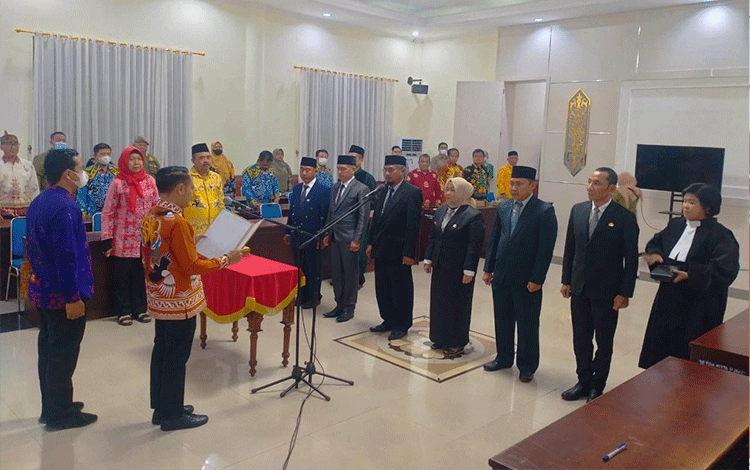 Walikota Palangka Raya Lantik 6 Kepala Dinas, Ini Mereka