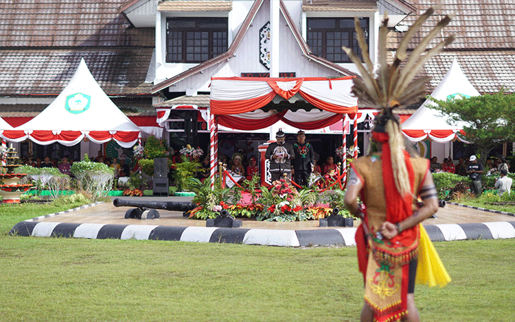 Jadi Inspektur Upacara HUT Kotim, Ini Pesan Wagub Edy Pratowo