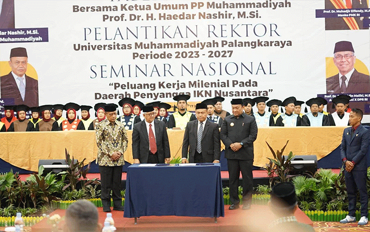 Yusuf Resmi Dilantik Jadi Rektor UMPR