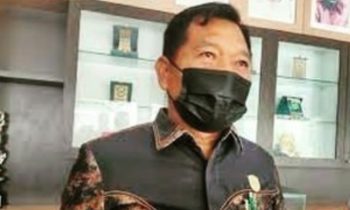 Anggota DPRD Kotim Dapil I Sutik yang menginginkan sejumlah jalan gang di Kelurahan Ketapang Sampit diaspal.