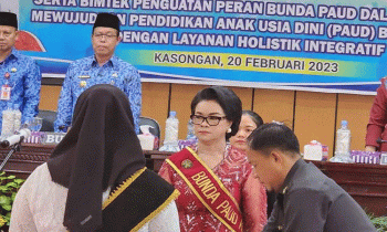 Bunda PAUD Kabupaten Katingan Daurwatie mengukuhkan bunda PAUD desa dan kelurahan se Katingan Senin 20 Februari 2023.