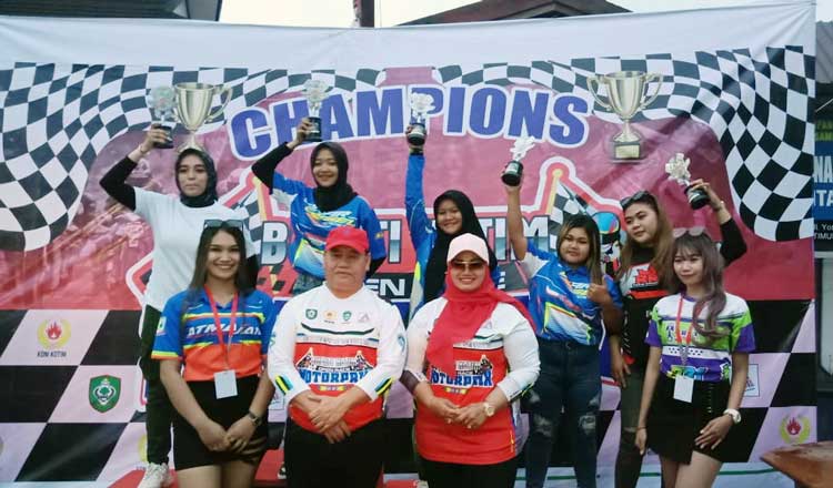 Halikinnor Beri Bonus untuk Para Juara Bupati Kotim Open Race Motorprix