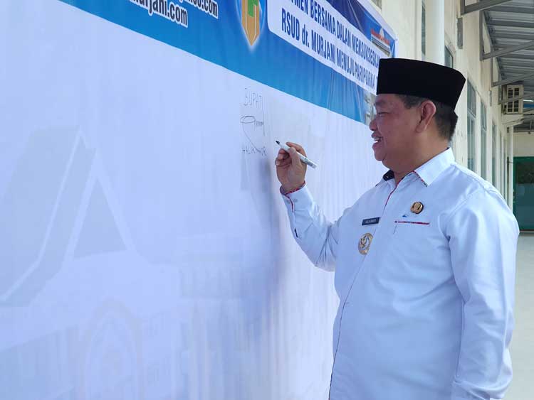 Halikinnor Jadi Pembina Apel Pagi di RSUD dr Murjani Sampit   