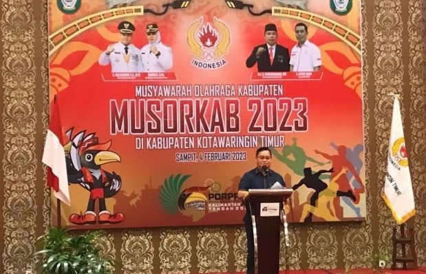 Bupati Kotim Halikinnor saat menyampaikan sambutan dalam Muskorkab KONI Kotim 2023.