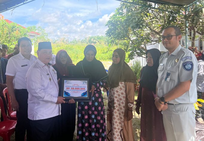 Keluarga Siswa SMK Korban Kecelakaan Terima Santunan dari Jasa Raharja