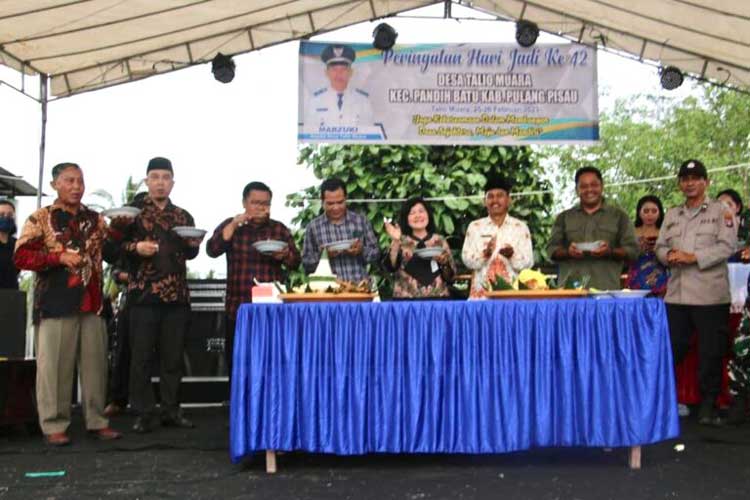Pudjirustaty Narang Hadiri HUT Ke-42 Desa Talio Muara