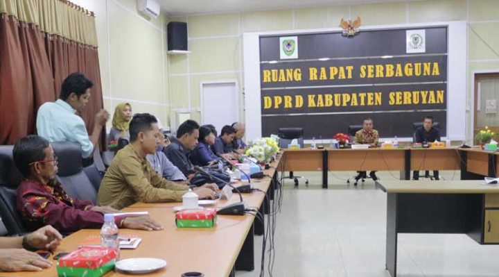 DPRD Seruyan saat menggelar Rapat Kerja bersama SKPD sebagai tindak lanjut hasil reses yang dilakukan belum lama ini.
