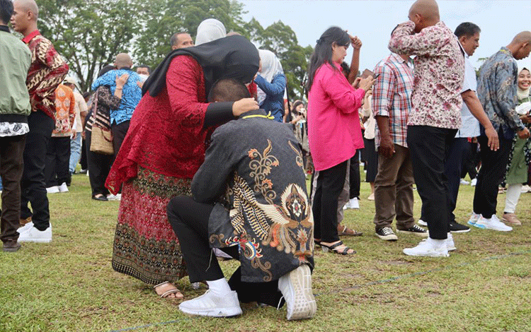 Diwarnai Tangis Haru, Polda Kalteng Lepas 321 Calon Siswa Ikuti Pendidikan di 4 Lemdik
