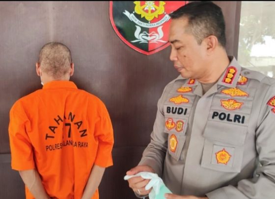 Kapolresta Palangka Raya Kombes Budi Santosa usai menggelar press release pengungkapan praktek suntik silikon ilegal Senin 6 Februari 2023.