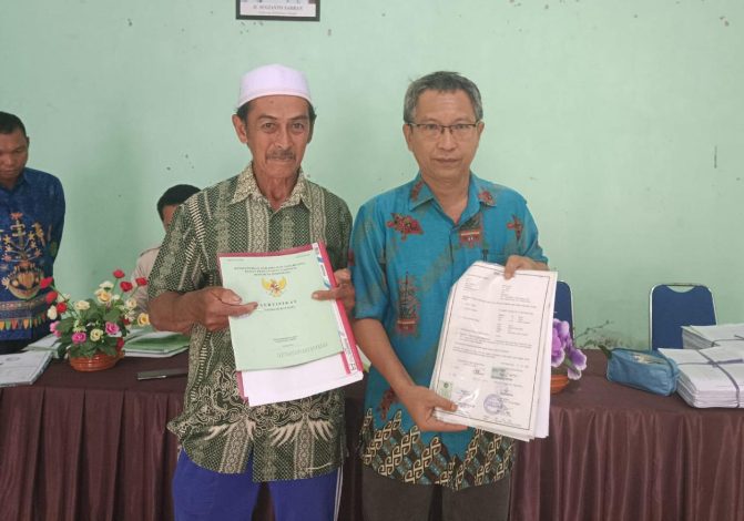 Kantor Pertanahan Pulang Pisau Bagikan Ribuan Sertifikat PTSL Tahun 2022