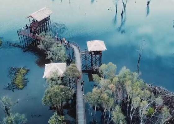 Kawasan wisata Teluk Sebongkok Kecamatan Danau Sembuluh