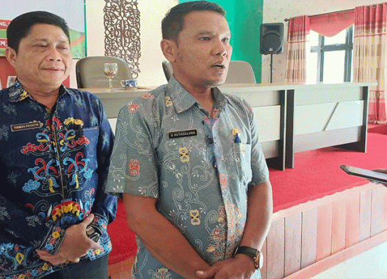 Kepala Dinas Kesehatan Murung Raya dr Suwirman dan Sekretaris Dinas Kesehatan Firman Prihatin