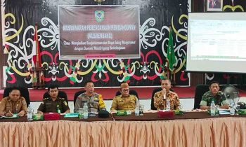 Ketua DPRD Seruyan Zuli Eko Prasetyo saat menghadiri kegiatan musrenbang Tingkat Kecamatan Seruyan Hilir.