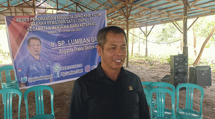 Ketua Fraksi Partai Demokrat DPRD Kabupaten Kotim Sihol Parningotan Lumban Gaol pascareses di Perumahan Griya Citra Sampit Rabu 15 Februari 2023.