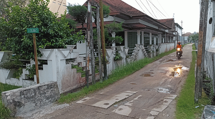 Kondisi Jalan Delima II Kelurahan Mentawa Baru Hulu Sampit yang mendapat usulan peningkatan Rabu 22 Februari 2023.