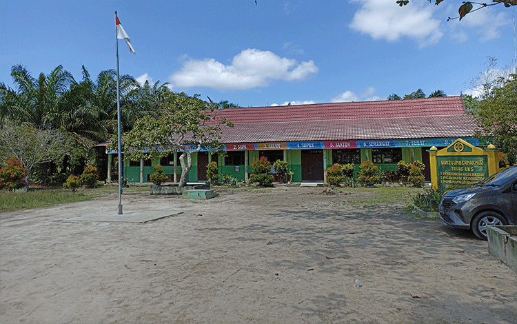 Halaman SDN 2 Sumber Makmur Perlu Penimbunan