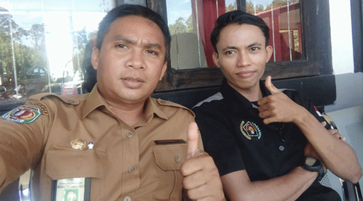 Mantan Ketua PSSI Katingan Rakhmad Bahtiar kiri dan Annas Rullah Sekjen PSSI Katingan.