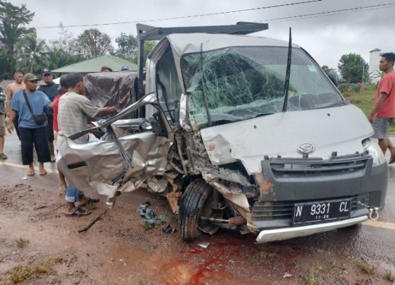 MobilpickupyangmengalamikecelakaandijalanTjilikRiwutKilometer74Kamis2Februari2023.