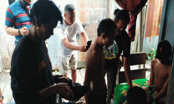 Pelaku pengedar sabu saat diamankan oleh Unit Reskrim Polsek Ketapang. Senin 6 Februari 2023.
