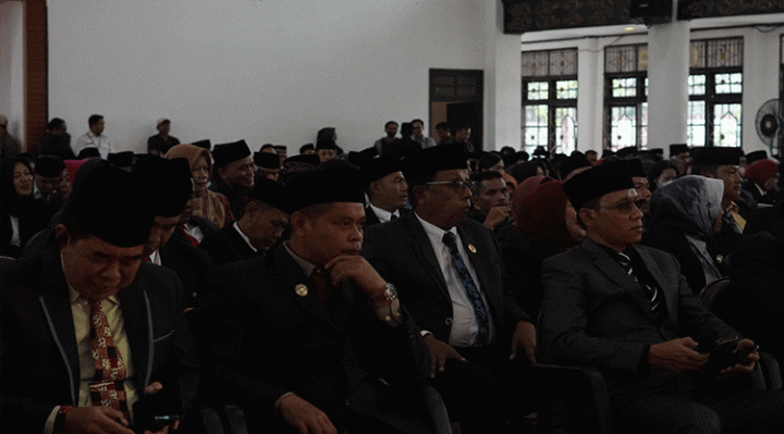 Pemerintah Kabupaten Kotawaringin Timur menggelar pelantikan dan pengambilan sumpah janji jabatan bagi pejabat Pimpinan Tinggi Pratama Pejabat Administrator dan Pejabat Pengawas.