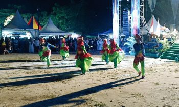Penampilan Tari Pesisir pada Malam Pembukaan MTQ ke 52 Kecamatan Baamang di Stadion 29 November Jalan Tjilik Riwut Sampit Sabtu 25 Februari 2023.