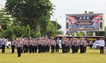 Personel Ditlantas Polda Kalteng menggelar apel operasi keselamatan 2023 di lapangan Barigas Mapolda setempat Selasa 7 Februari 2023.