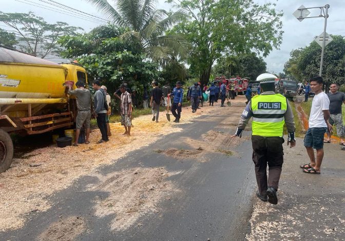 Tabrakan Truk CPO dan Truk Tronton di Bapanggang Raya, ini Kata Polisi
