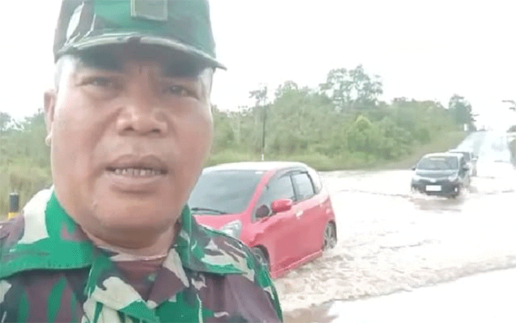 Diguyur Hujan Lebat, Jalan Trans Kalimantan Kereng Pangi-Sampit Terendam