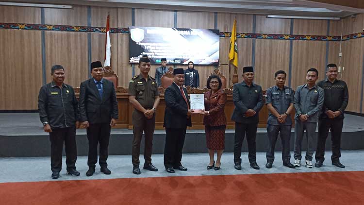 Pemkab Kotim Menyampaikan 3 Raperda ke DPRD Kotim