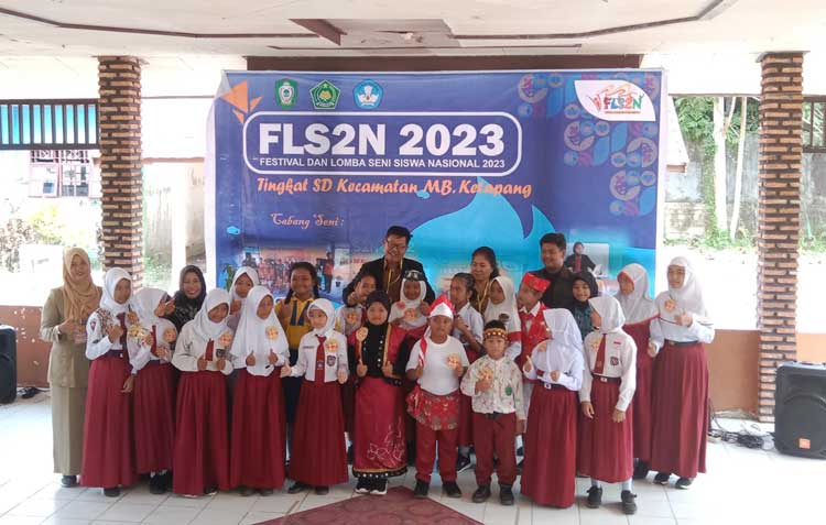 Siswi SDN 2 MB Hulu Sampit Juara I Lomba Cipta dan Baca Puisi Seleksi FLS2N MB Ketapang