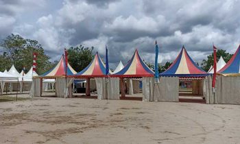 Stand stand bazar UMKM yang sudah mulai dipersiapkan untuk memeriahkan MTQ ke 52 Kecamatan Baamang di Stadion 29 November Sampit Jumat 24 Februari 2023