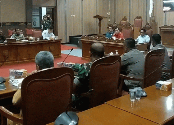 Suasana RDP Komisi I DPRD Kotim yang membahas tuntutan warga Sebabi soal sempadan sungai masuk HGU Selasa 7 Februari 2023.