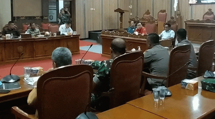Suasana RDP Komisi I DPRD Kotim yang membahas tuntutan warga Sebabi soal sempadan sungai masuk HGU Selasa 7 Februari 2023.