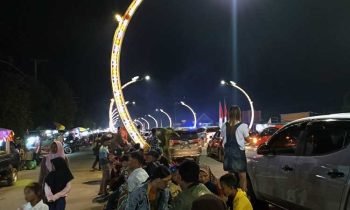 Suasana Terowongan Nur Mentaya saat Malam Pergantian Tahun Baru 31 Desember 2022