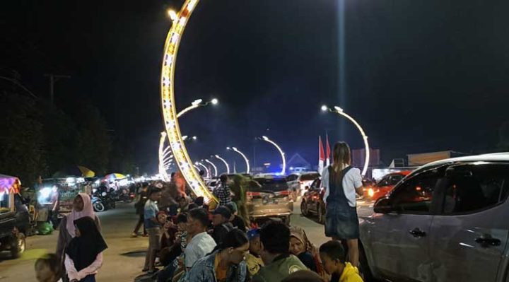 Suasana Terowongan Nur Mentaya saat Malam Pergantian Tahun Baru 31 Desember 2022