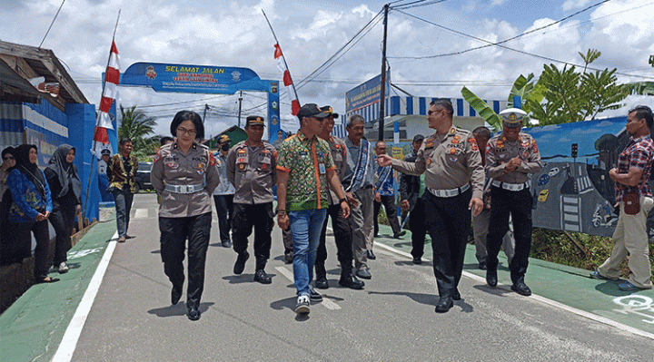 Suasana kunjungan dari Tim Penilai Korlantas Polri di Kampung Tertib Lalu Lintas Kelurahan Baamang Barat Baamang Sampit Kamis 23 Februari 2023.