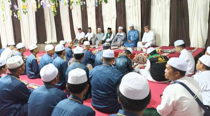 Suasana malam haul ke 12 Ibunda Wabup Kotim Irawati dan Mantan Bupati Kotim dua periode Supian Hadi yang juga dihadiri Bupati Kotim Halikinnor Minggu 12 Februari 2023