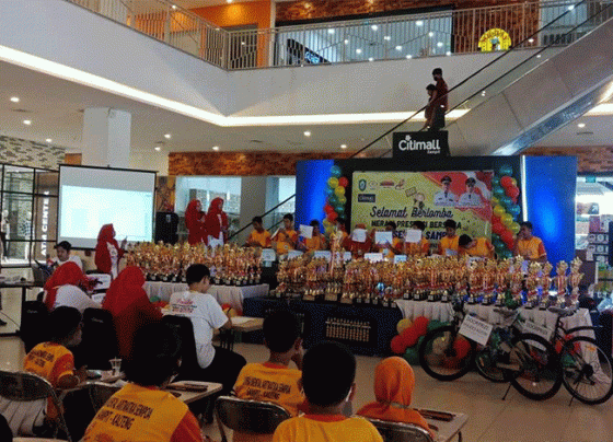 Suasana penyelenggaraan lomba aritmatika sempoa Piala Favorit Bupati Kotim yang digelar di Borneo Citimall Sampit Jalan Jenderal Sudirman Sampit Minggu 26 Februari 2023.