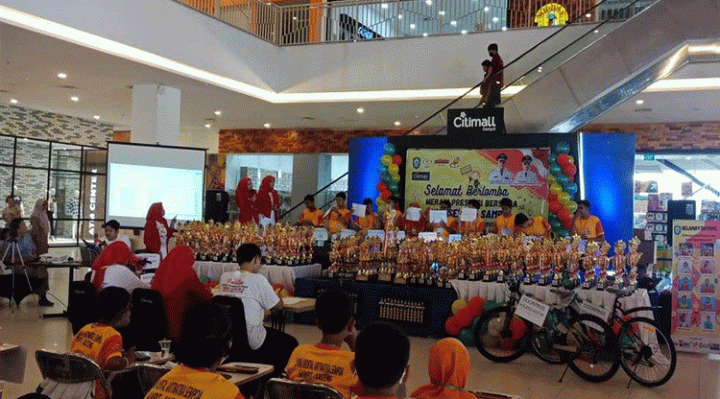Suasana penyelenggaraan lomba aritmatika sempoa Piala Favorit Bupati Kotim yang digelar di Borneo Citimall Sampit Jalan Jenderal Sudirman Sampit Minggu 26 Februari 2023.