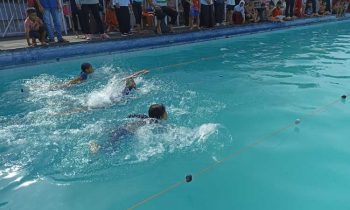 Suasana pertandingan O2SN cabor renang puteri di fasilitas kolam renang Hotel Wella Jl. Tjilik Riwut Baamang Sampit Rabu 8 Februari 2023.
