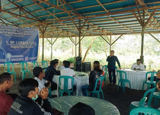 Suasana reses yang diadakan Ketua Fraksi Partai Demokrat DPRD Kotim Sihol Parningotan Lumban Gaol Rabu 15 Februari 2023