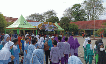 Suasana upacara pembukaan O2SN FLS2N dan OSN Tingkat Kecamatan MB Ketapang di SDN 3 MB Hulu Sabtu 11 Februari 2023.
