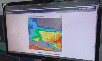 Tampilan salah monitor komputer petugas Stasiun BMKG Kotim H. Asan Sampit yang menunjukan gambar potensi ketinggian gelombang Laut Jawa Kamis 2 Februari 2023.