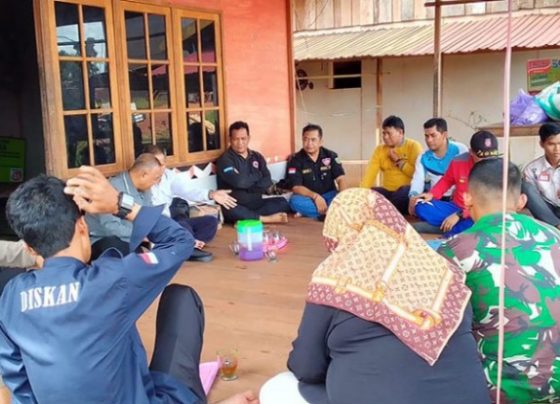 Tim gabungan Pemkab Pulang Pisau berdialog dengan nelayan di wilayah pesisir.