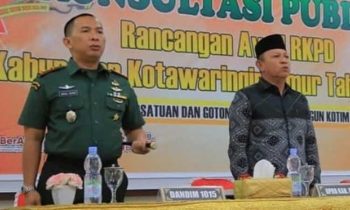 Wakil Ketua I DPRD Kabupaten Kotim Rudianur kanan menghadiri Forum Konsultasi Publik RKPD Kotim tahun 2024 Rabu 8 Februari lalu.