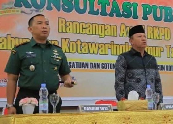 Wakil Ketua I DPRD Kabupaten Kotim Rudianur kanan menghadiri Forum Konsultasi Publik RKPD Kotim tahun 2024 Rabu 8 Februari lalu.